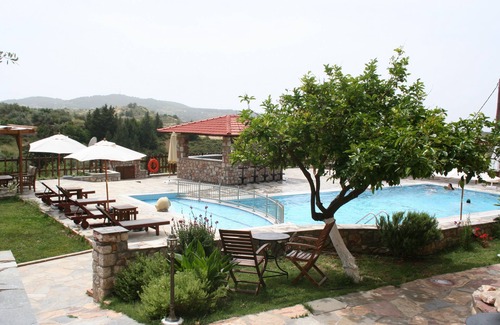 Embonas Apartment | Ataviros Hotel