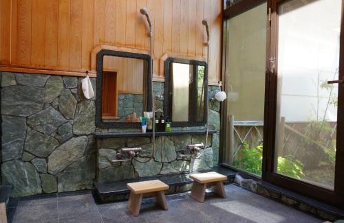 Ikoma Bed & Breakfast | Atelier Bee's Knees Bed & Breakfast