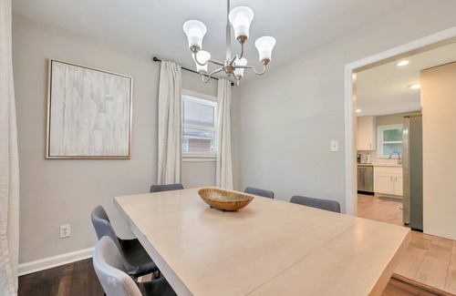 Belvedere Park House | ATH - Sleeps 6 - 3 Beds - Fenced/Pet friendly - Pasade