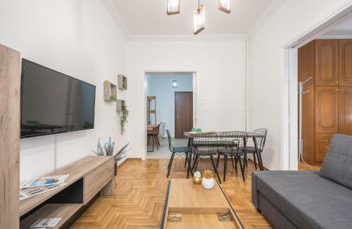 Ampelokipoi Apartment | Athens Bright Suite by CloudKeys
