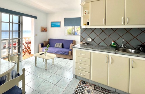 Puerto de la Estaca Apartment | Atico con vistas al mar, 100 m de la Playa