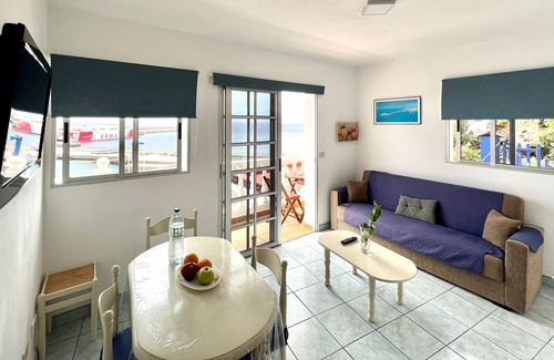 Puerto de la Estaca Apartment | Atico con vistas al mar, 100 m de la Playa