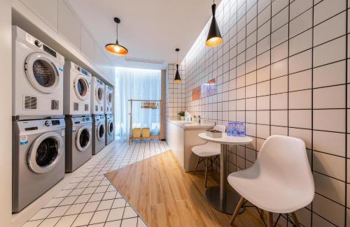 Dongxihu Qu Hotel | Atour Hotel Wuhan Jinyin Lake