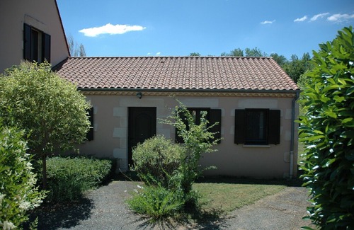 Castelnaud-la-Chapelle House | Attached house with garden for 2 people and a baby in a small-scale park