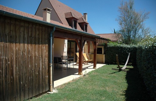 Castelnaud-la-Chapelle House | Attached house with garden for 2 people and a baby in a small-scale park
