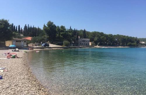 Necujam Apartment | Attico "NIDO" a 50m dal mare con terrazzo grande - un'oasi di pace e bellezza