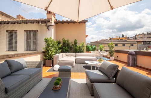 San Niccolo Apartment | Attico Ponte Vecchio Vista Duomo+Parking+Terrazzo