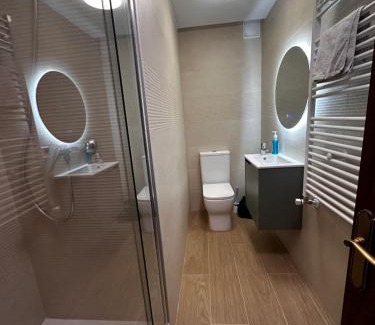 Burgos Apartment | Atuaire Home Luminoso Dúplex en Reyes Católicos PARKING INCLUIDO