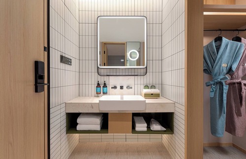 Putuo Hotel | Atwell Suites Shanghai Wuning by IHG