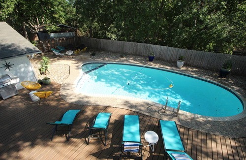 North Austin Civic Association House | ATX house & pool - minutes from 6th/UT/Q2/Domain