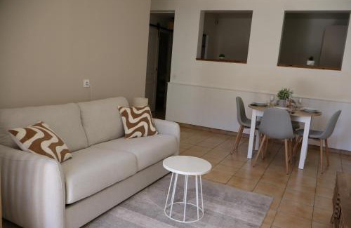 Neuville-les-Dames Apartment | Au cœur de Neuville Appartement 4 pers RDC