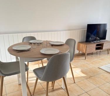 Neuville-les-Dames Apartment | Au cœur de Neuville Appartement 4 pers RDC