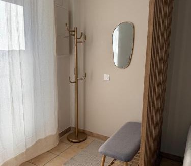 Neuville-les-Dames Apartment | Au cœur de Neuville Appartement 4 pers RDC
