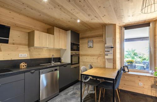 Saint-Pierre-d'Albigny Apartment | Au P'tit Randonneur - Parking Terrasse - CLG Savoie