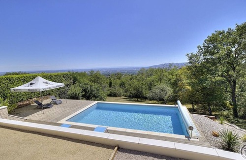 Charnay House | Au Petit Fontainebleau