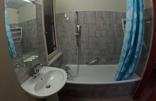 Barjac House | Au Pont de la Ginéze