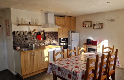 Molines-en-Queyras Apartment | Au son des Clarines Au Cœur du Queyras, Appartement Spacieux et Confortable