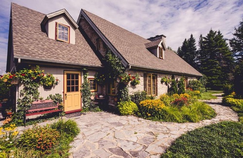 Saint-Jean-de-l'lle-d'Orleans Bed & Breakfast | Auberge Dans Les Bras de Morphée B&B