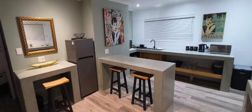 Yzerfontein Apartment | Audrey Hepburn Suite Yzerfontein