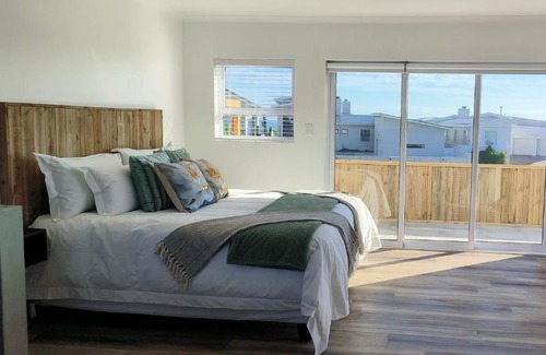 Yzerfontein Apartment | Audrey Hepburn Suite Yzerfontein