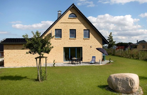 Wohlenberg House | 'AufReede' Exclusive holiday home with garage, sea view, loggia, terrace