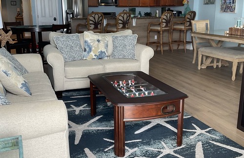 Daytona Beach Condo | AUGUST DATES ON SALE! Summer isn't Over, Get to the Beach! Cyndi 386-361-5882