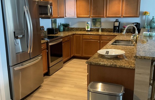 Daytona Beach Condo | AUGUST DATES ON SALE! Summer isn't Over, Get to the Beach! Cyndi 386-361-5882