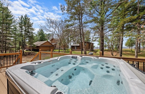 Friendship Cabin | "August Inn" Friendship, Wisconsin