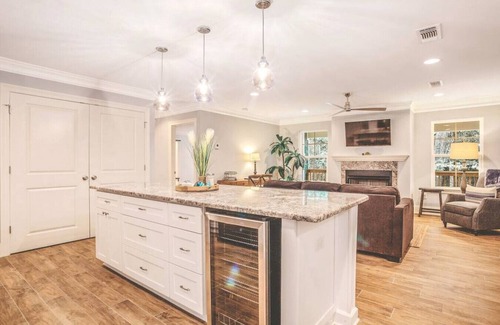 Ocean Springs Cottage | Aunt Sandy's Place- Peaceful, Tranquil, Relaxing