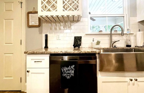 Ocean Springs Cottage | Aunt Sandy's Place- Peaceful, Tranquil, Relaxing