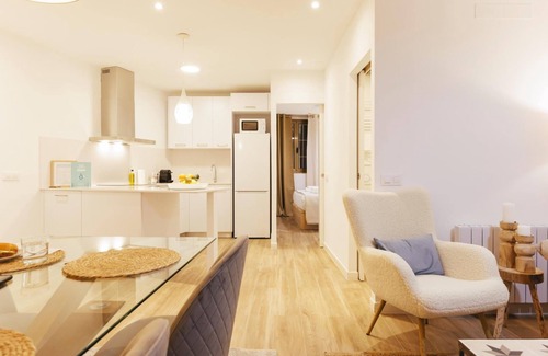 Old Town Apartment | Auriga - Holiday Apartment Rental Girona | Bravissimo