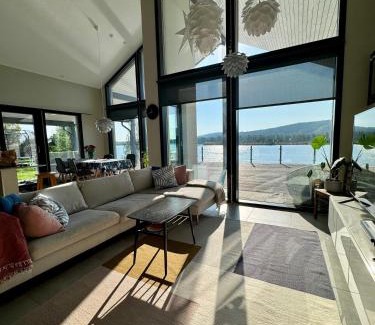 Rovaniemi Villa | Aurora Arctic Riverside Villa