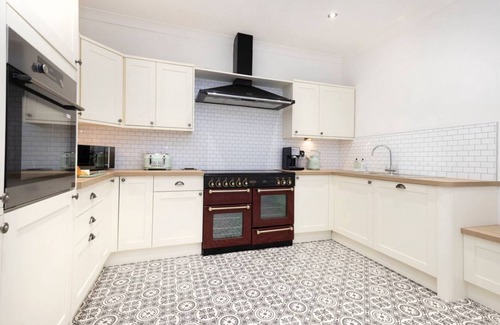 Buckie Villa | Aurora House: Home on the Coast w/Hot tub! Pet Friendly!