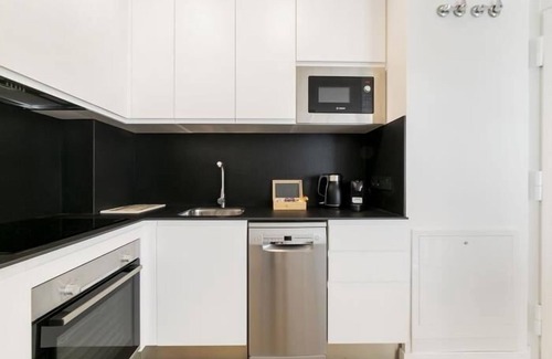 Carabanchel Apartment | Aurora Stays by Charming V, Apartment for 2 with free parking