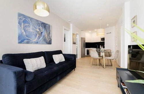 Carabanchel Apartment | Aurora Stays by Charming V, Apartment for 2 with free parking