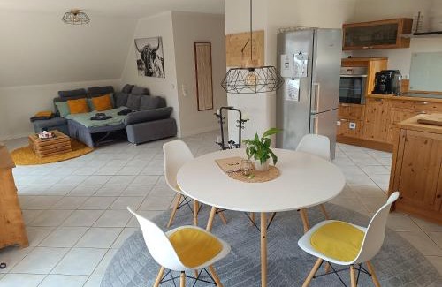 Laubach Apartment | Auszeit am Vulkan - Appartements mit Fasssauna