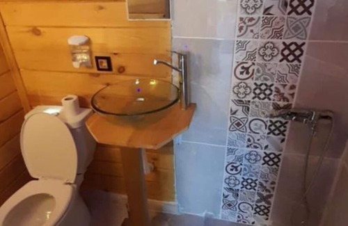 Cinarcik Apartment | Authentic Bungalow w Garden Near Beach in Armutlu