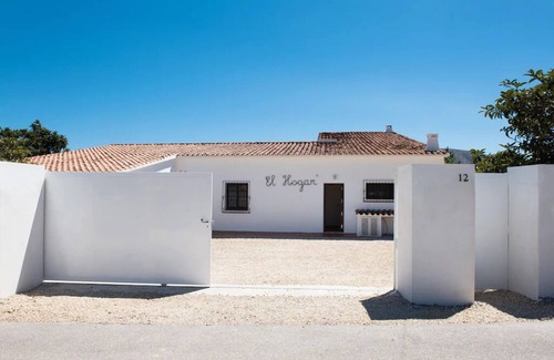 L'Alfas del Pi Villa | Authentic finca, ideal for vacations with family or friends