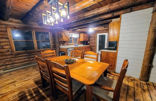 Hickory Hills House | Authentic Log Cabin in the Pocono Mountains