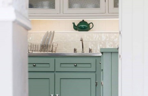 South Tipperary Cottage | Authentic thatched cottage in the heart of Irelands ancient East.