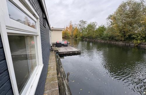 Loon Boat Rental | Authentieke Magische Woonark