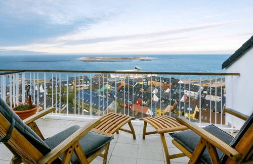 Helgoland House | Author's double room on the lake side with balcony / terrace - hotel on the lobster cliffs