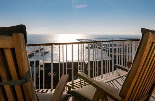 Helgoland House | Author's double room on the lake side with balcony / terrace - hotel on the lobster cliffs