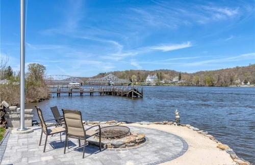 Haddam House | Autumn and Winter at the Haddam House