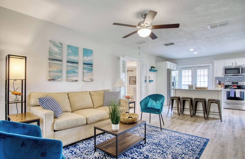 San Jose House | Autumn Deal! Glam it Up Cottage~5 min San Marco Spacious 4-bedroom house