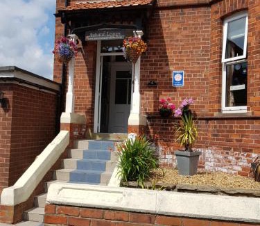 Whitby House | Autumn Leaves Guest House