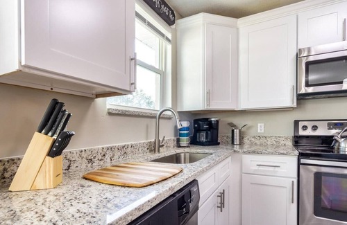 Jacksonville House | ~Autumn Light Sleeps 12 NAS Jax & Dwntn~