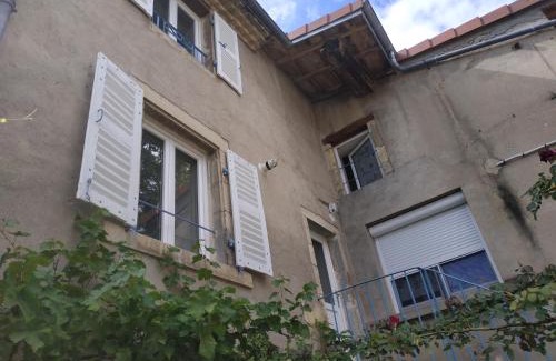 Chauriat House | Aux Rosiers Rouges