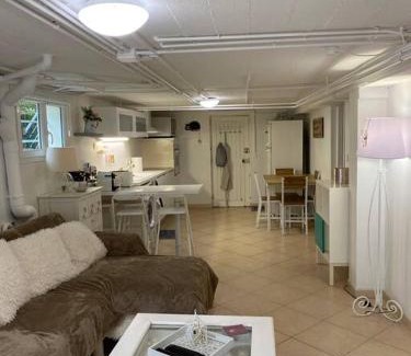 Auxerre Apartment | Aux temps modernes