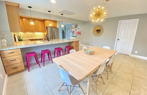 Palm Beach Gardens House | AVAILABLE DEC.! ~ 4 miles to BEACH ~ WALK to Shops, Restaurants; Pet Friendly!